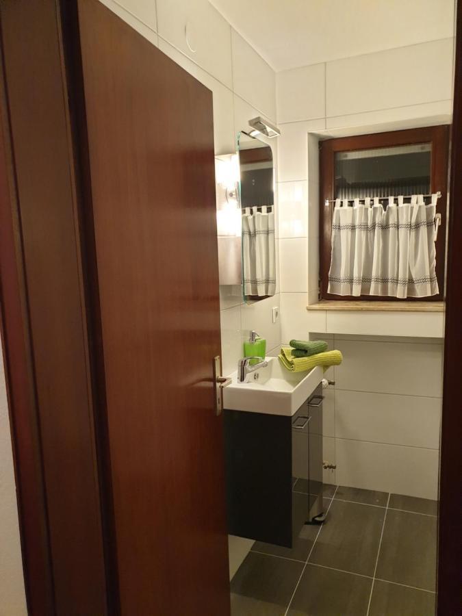 Fewo1&Frisch Renovierte Wohnung Бад Вурцах Екстериор снимка
